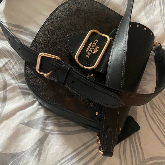 Coach Crossbody like new - Picture 4 of 11